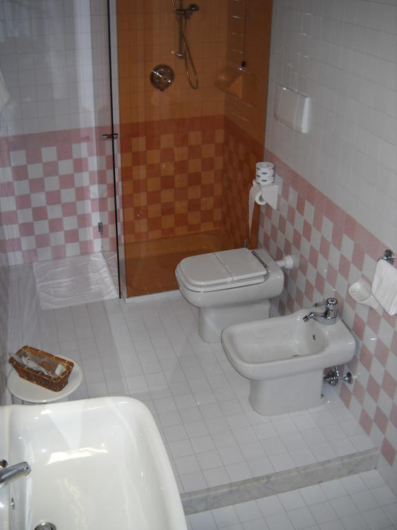 Hotel Faccioli Valeggio sul Mincio Cameră foto